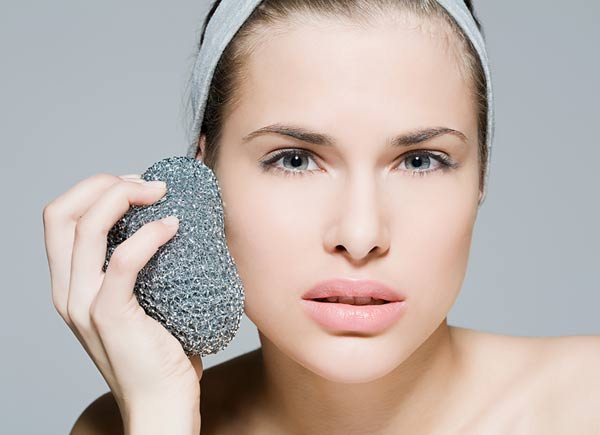 Hautbildverfeinerung im Rosenpark Studio mit JetPeel, Nass Microdermabrasion oder IPL.