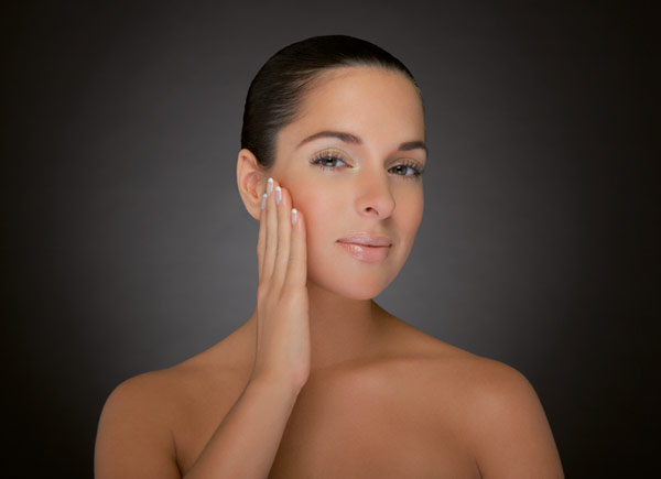 Dermaroller, Laserlicht und Radiofrequenzenergie f&ouml;rdern die F&auml;higkeit der Haut, sich bis ins hohe Alter selbst zu erneuern