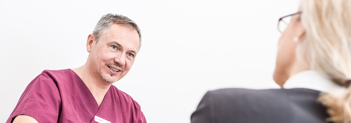 During anesthesia consultation at Rosenpark Clinic anesthesiologist and patient get to know each other.