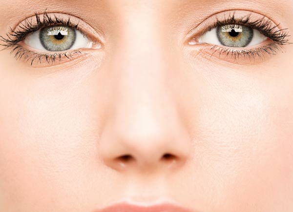 Unreine Haut kann mit professioneller Aknebehandlung und konsequenter Ausreinigung vor Entz&uuml;ndungen und Narbenbildung bewahrt werden.