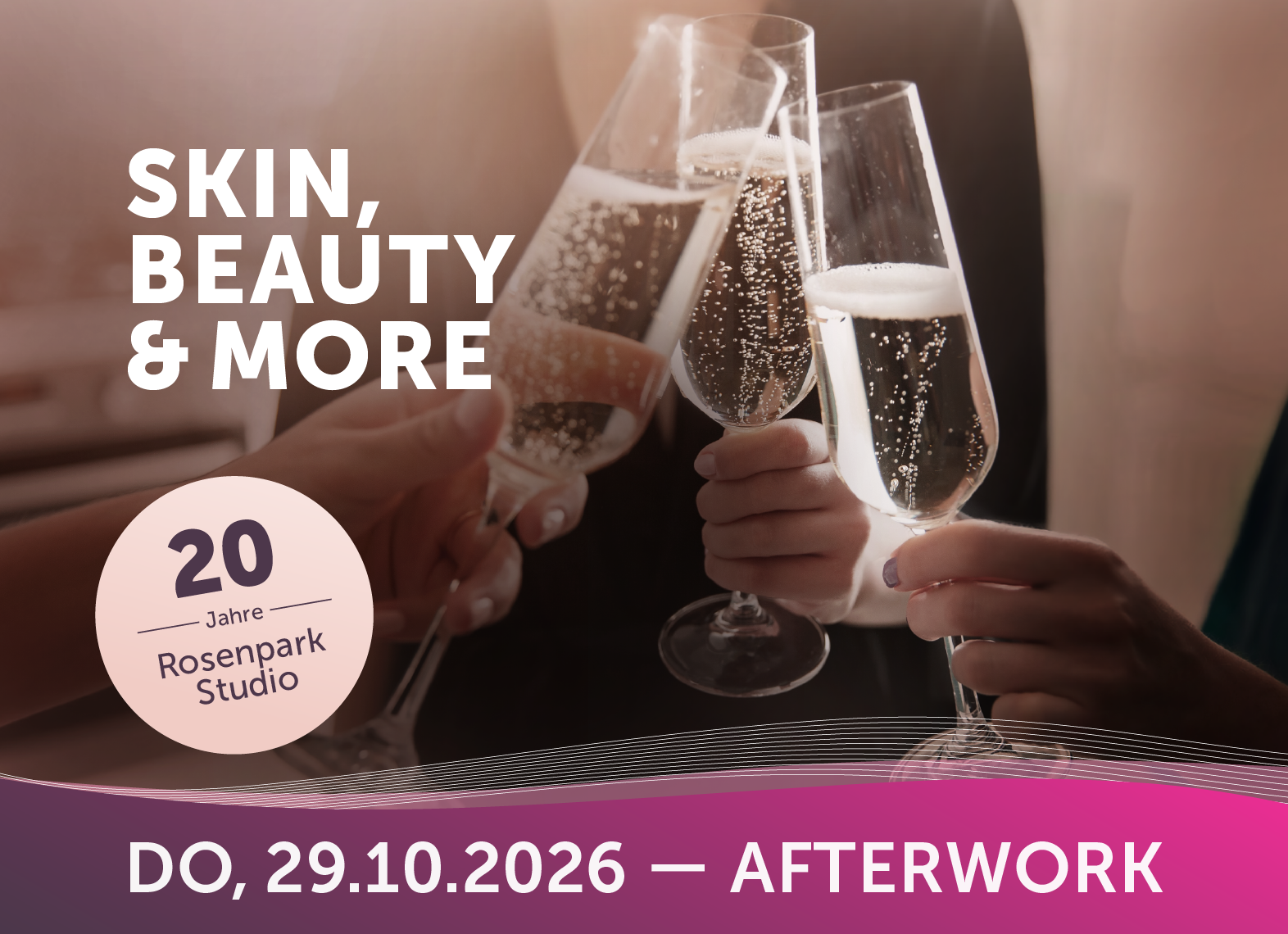 Anstossen auf 20 Jahre Studio mit Sekt Gläsern